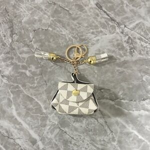 Chic Geometric Pattern Keychain with Gold Details